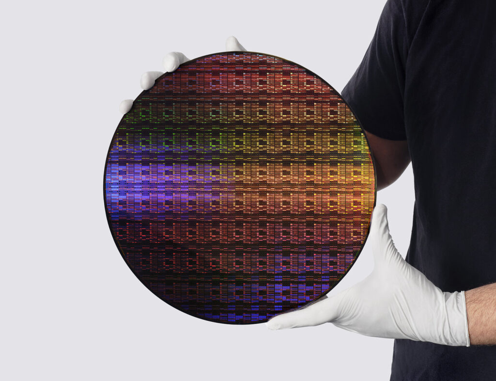 IBM passe sous le nanomètre : la vraie percée n’est pas le “0,7 nm”, mais l’empilement des transistors